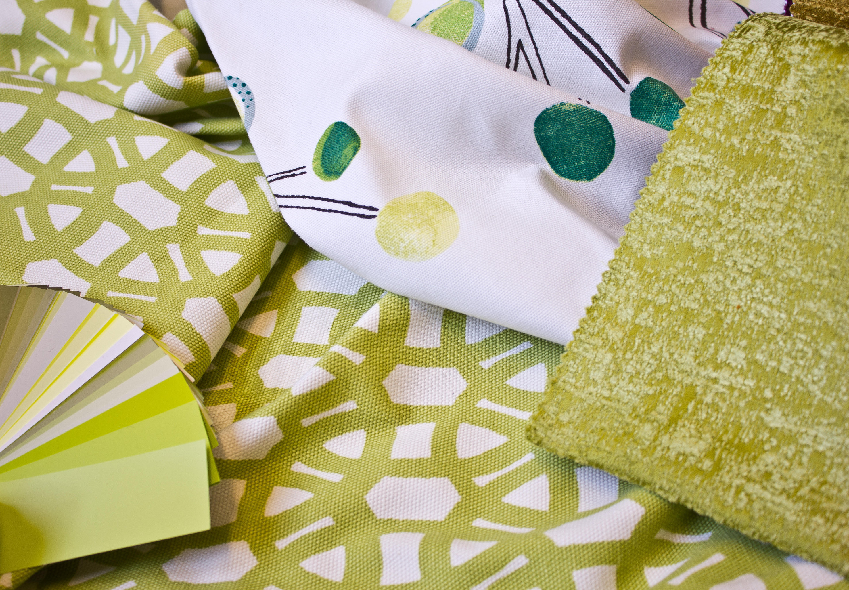 Tekstiler fra Tapethuset og en fargevifte full av muligheter. 