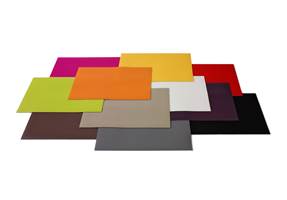 Tarkett Acczent Acoustic Uni er et ensfarget vinylbelegg i elleve ulike, spreke farger.