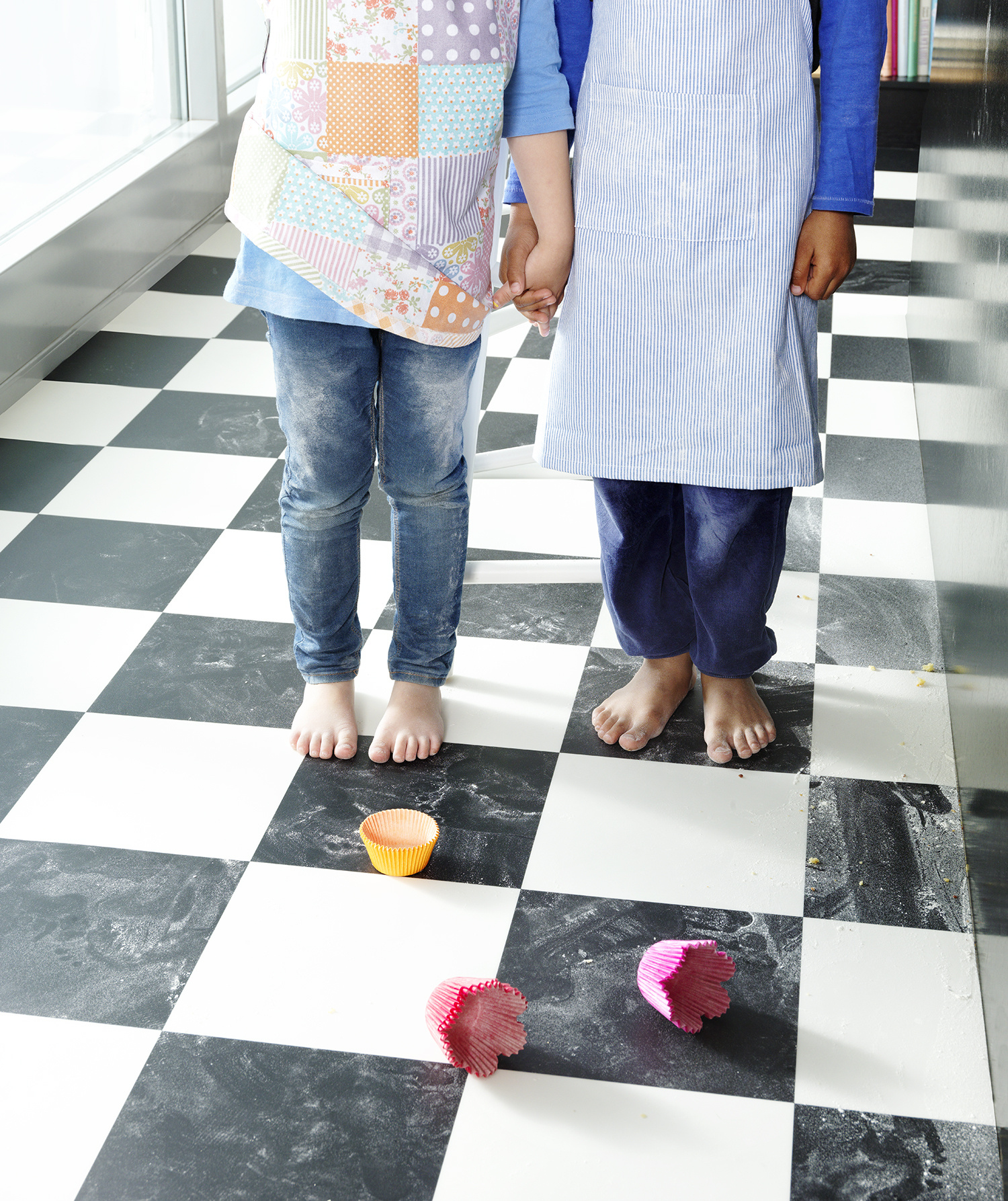 Vinyl banebelegg tåler både hardfør lek, og søl fra store og små kokker. 