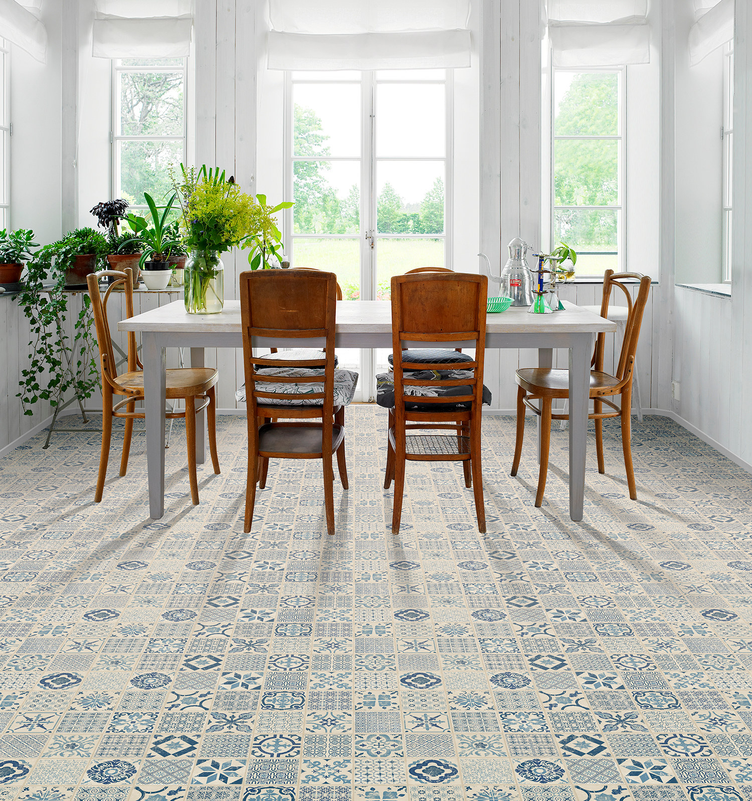 I Starfloor Click er det den svarte versjonen av dette mønsteret som er bestselger, men det blå har også god utvikling.