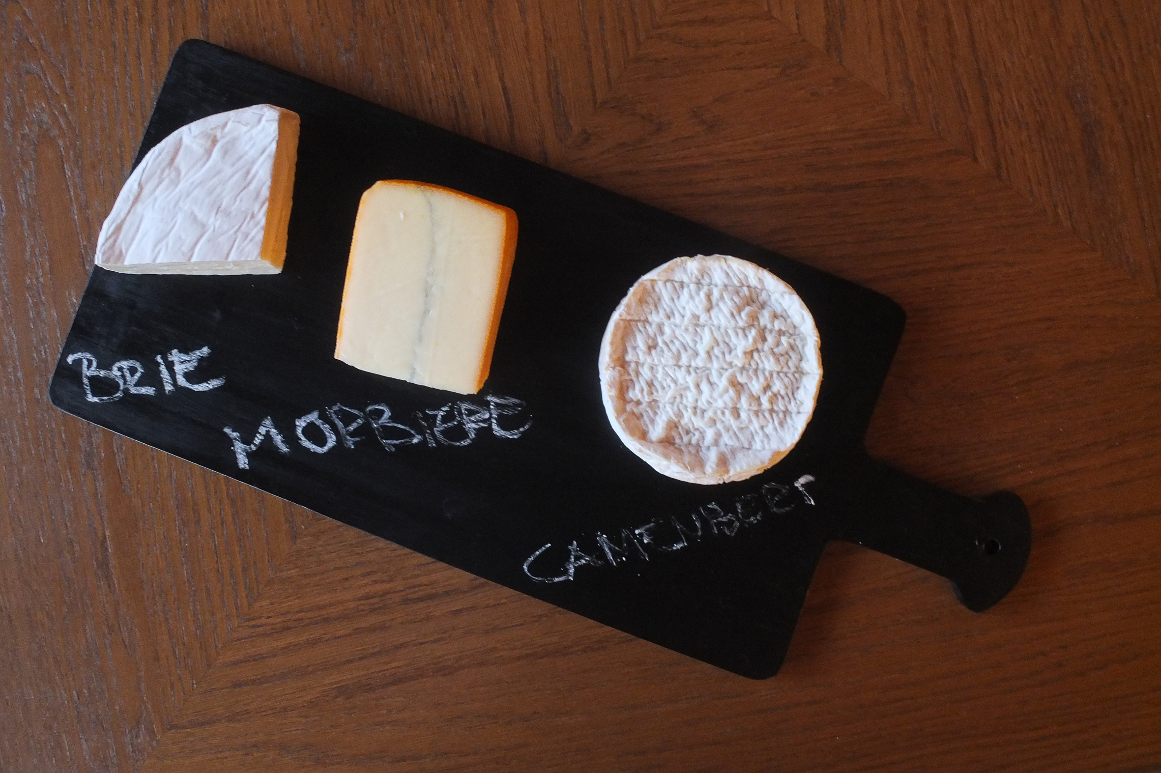 Lag serveringsbrett med tavlemaling