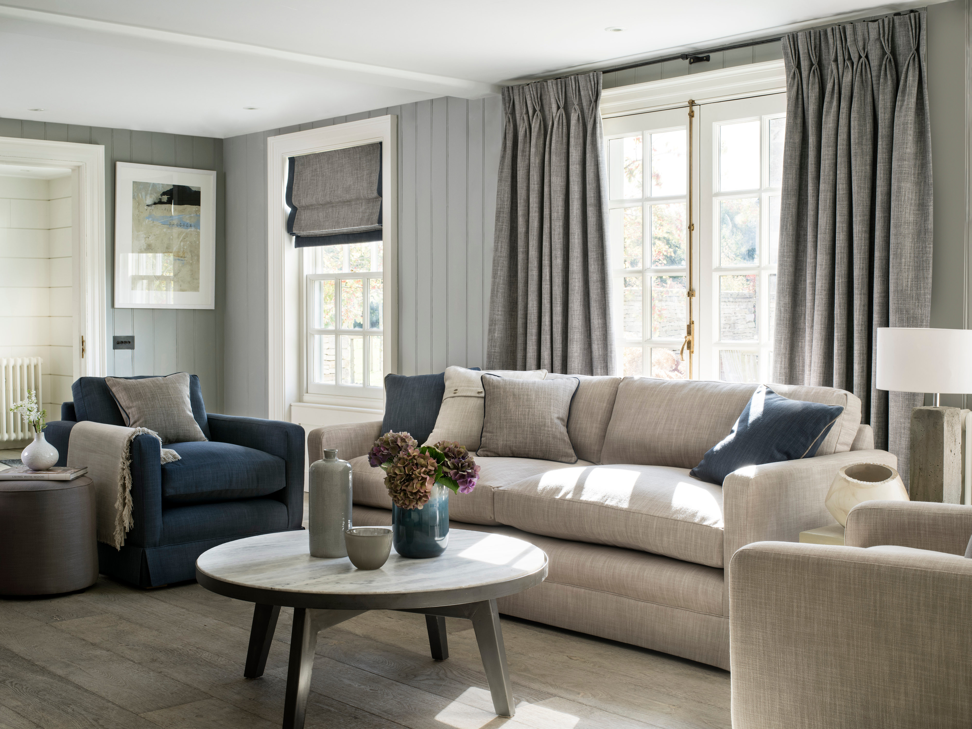 FUNKSJON: Skal gardinene kun lune og være til pynt eller kunne trekkes for? Begge deler kanskje? (Foto: Borge)