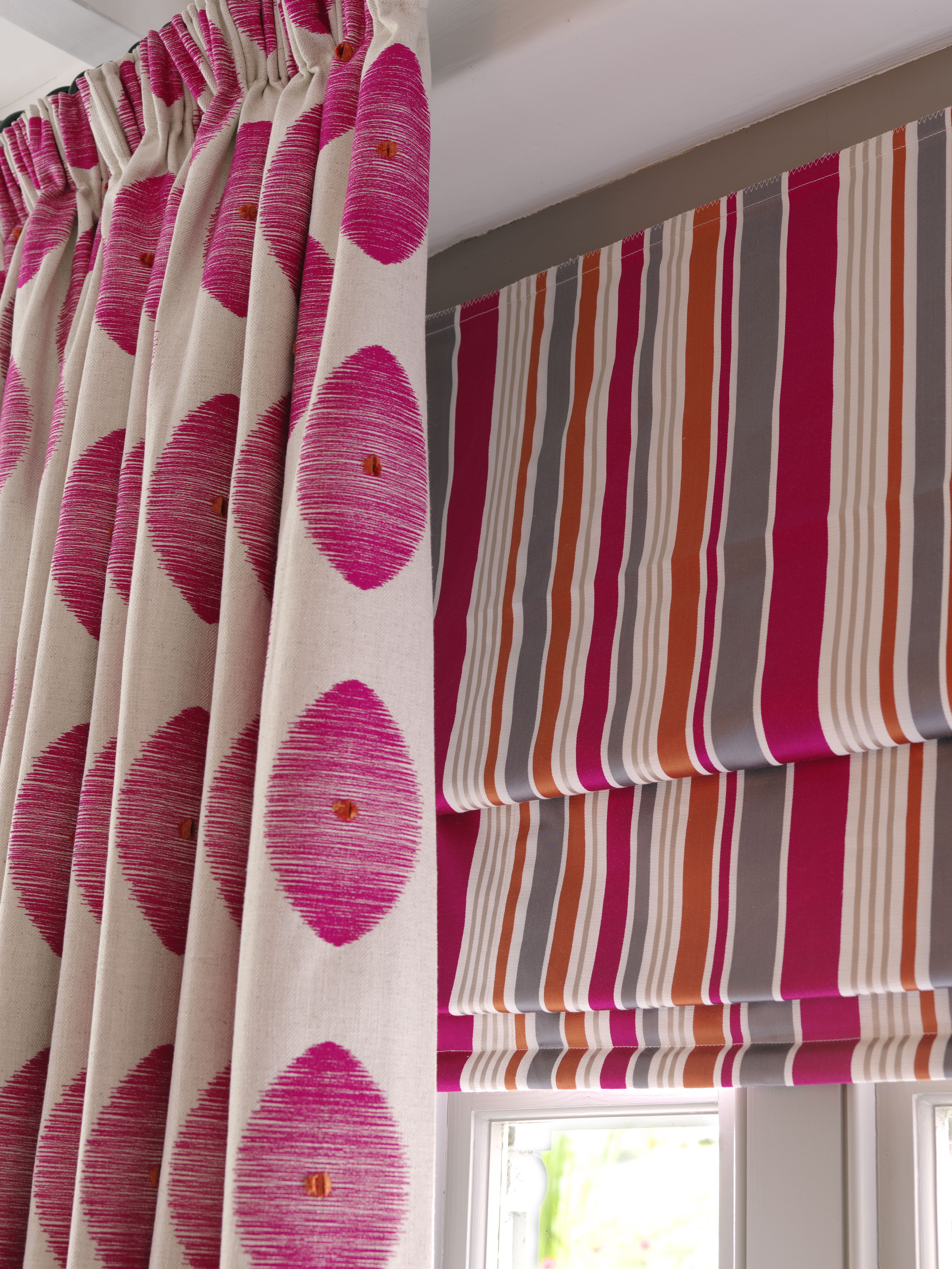 Lag på lag; sidegardiner og lift i kombinasjon kan være mer enn fryd for øyet.