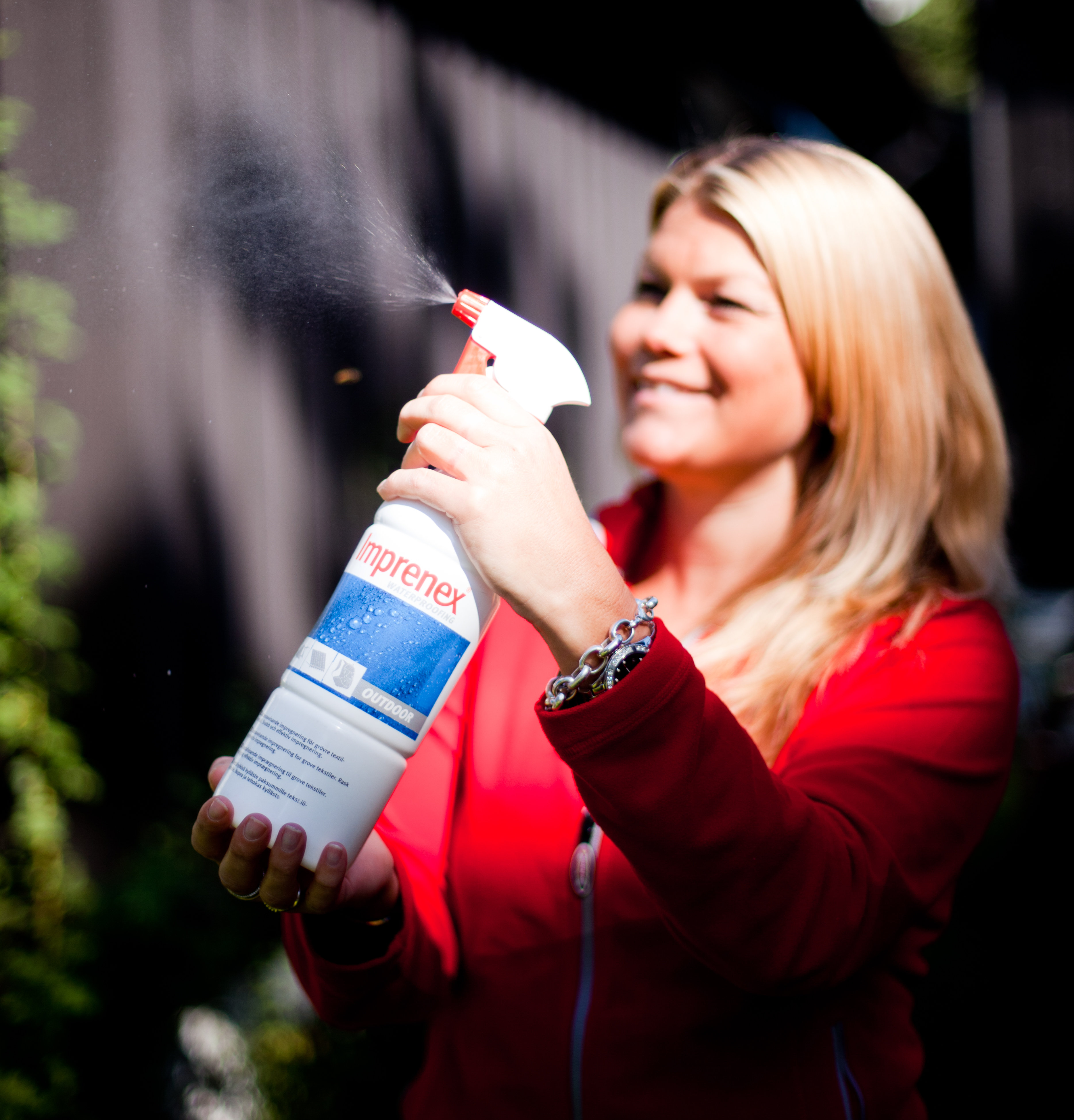 Impregnering med spray er raskt og enkelt.