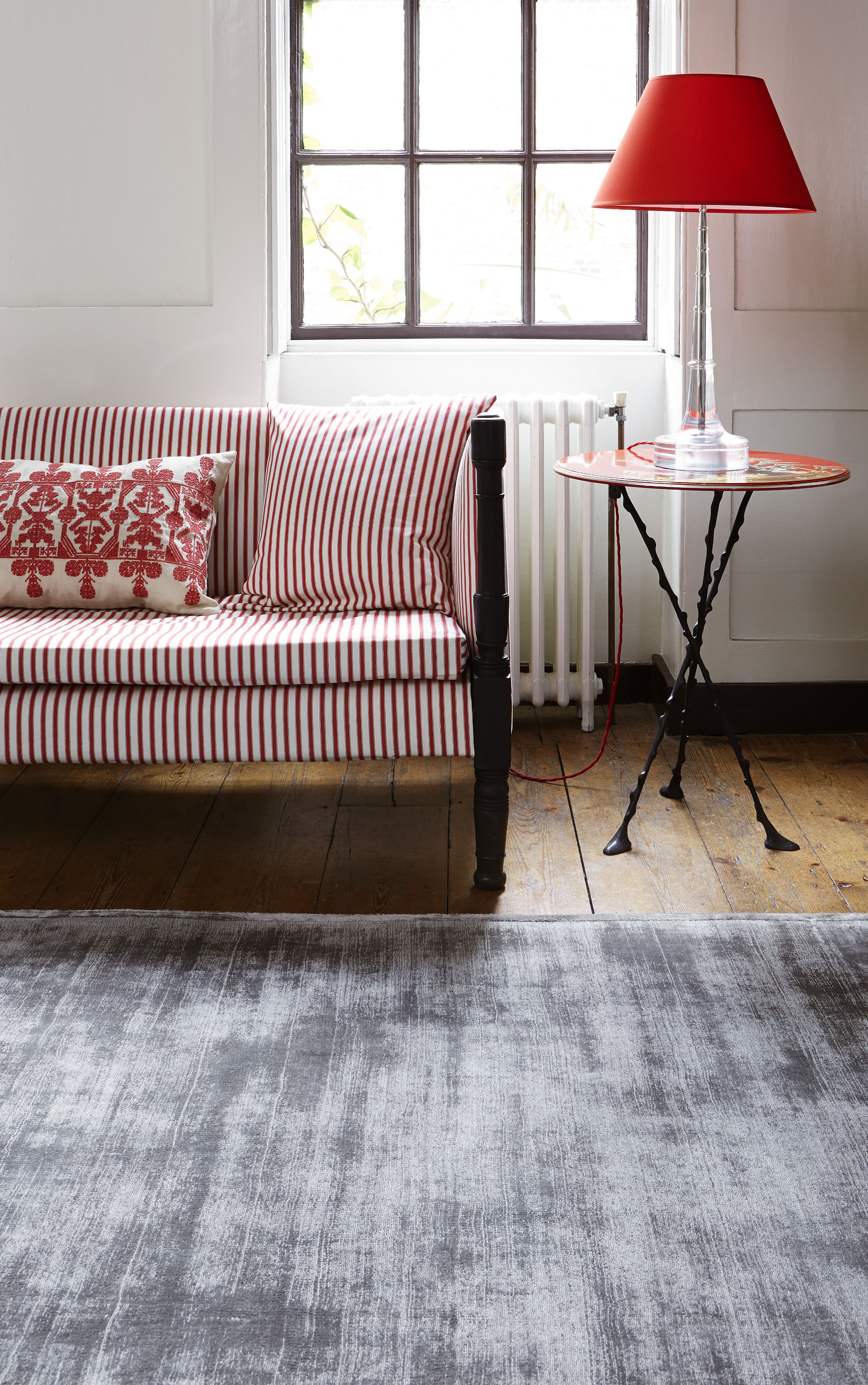 Teppe i stua demper støy