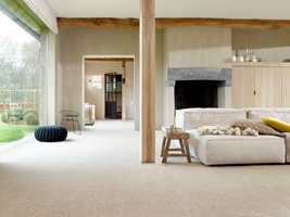 Med teppe på gulvet tar du knekken på den utrivelige romklangen og gir ørene rolige og harmoniske omgivelser.