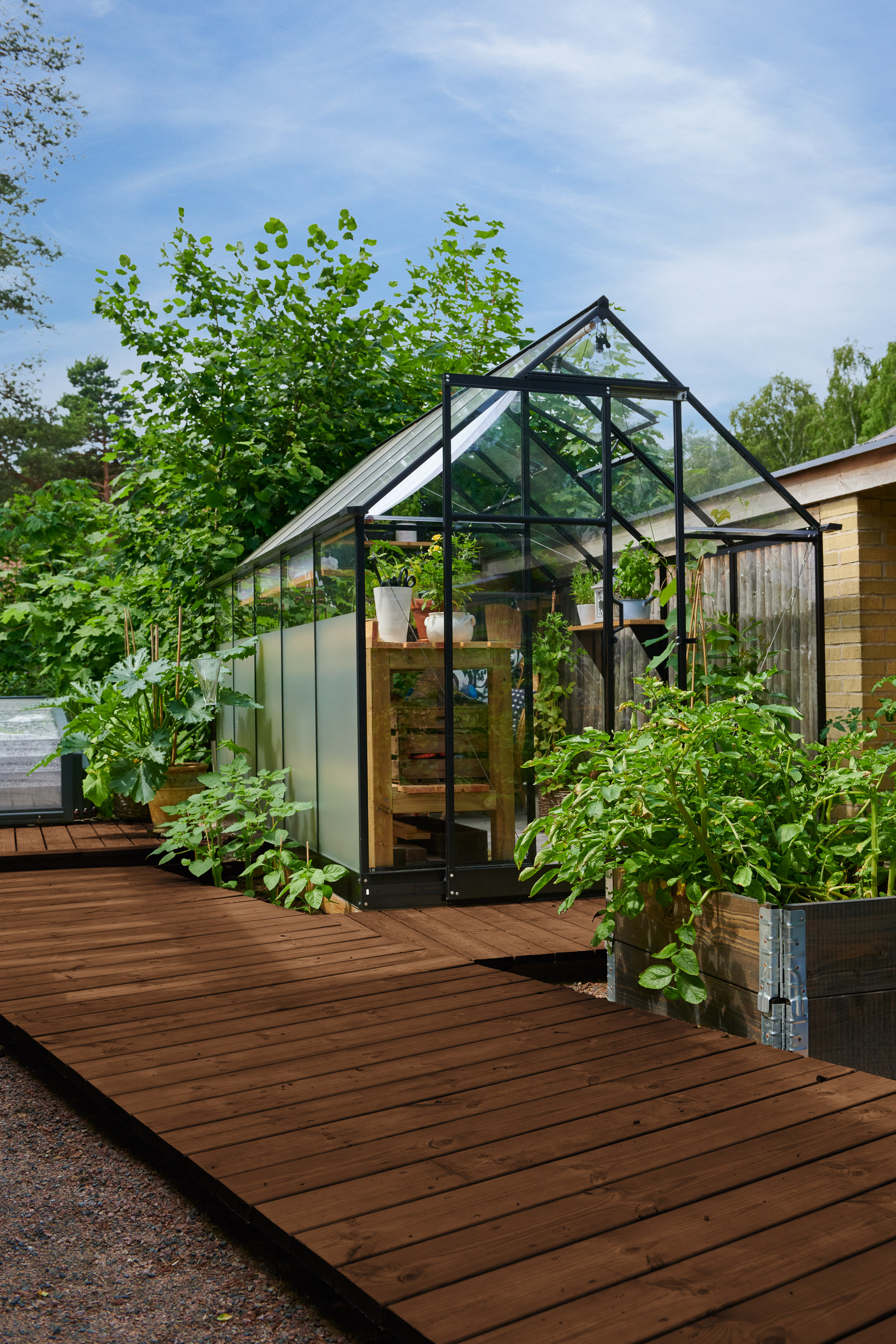 brunbeiset terrasse drivhus