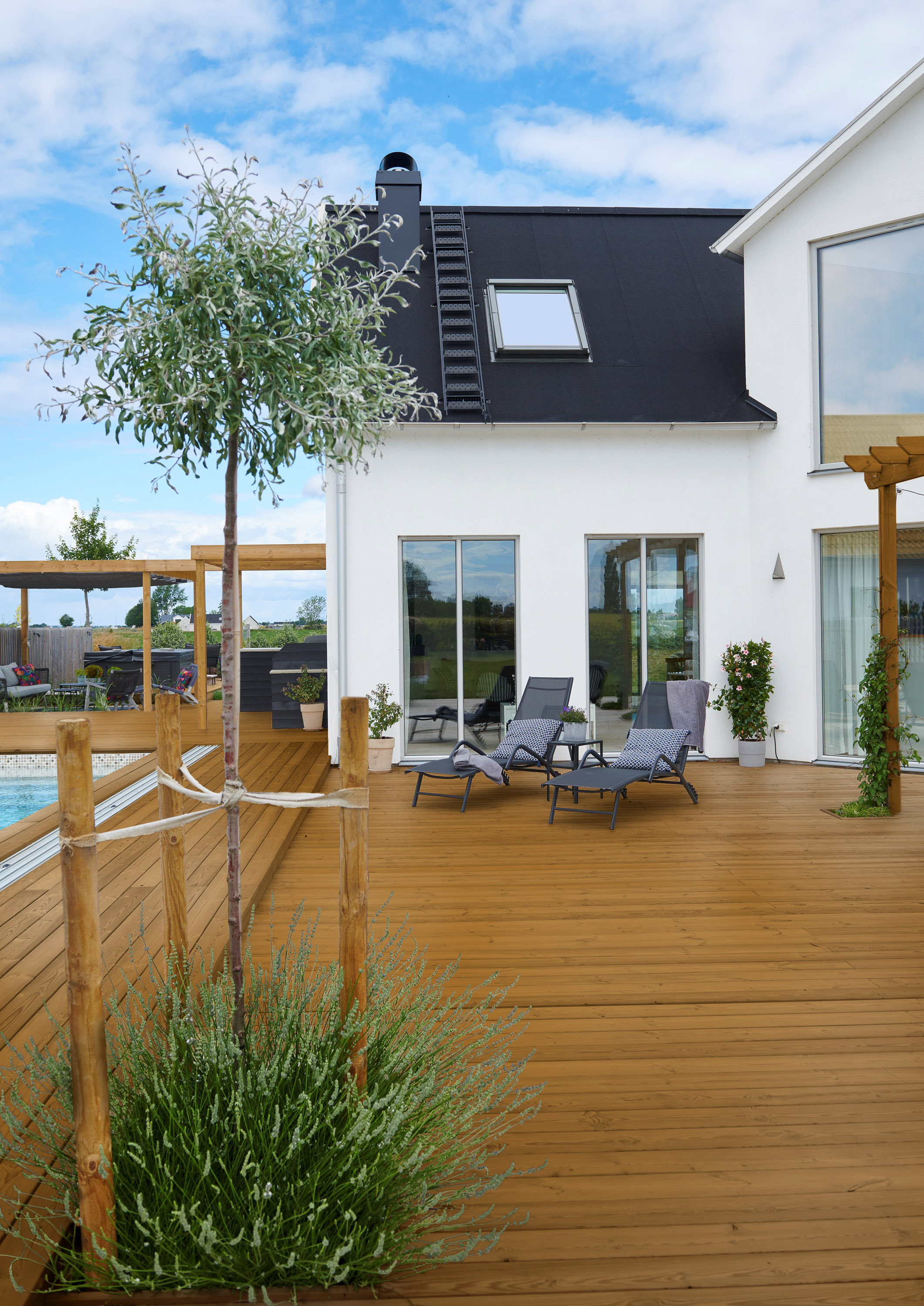 Fantastiske terrasser med terrassebeis i nye farger 