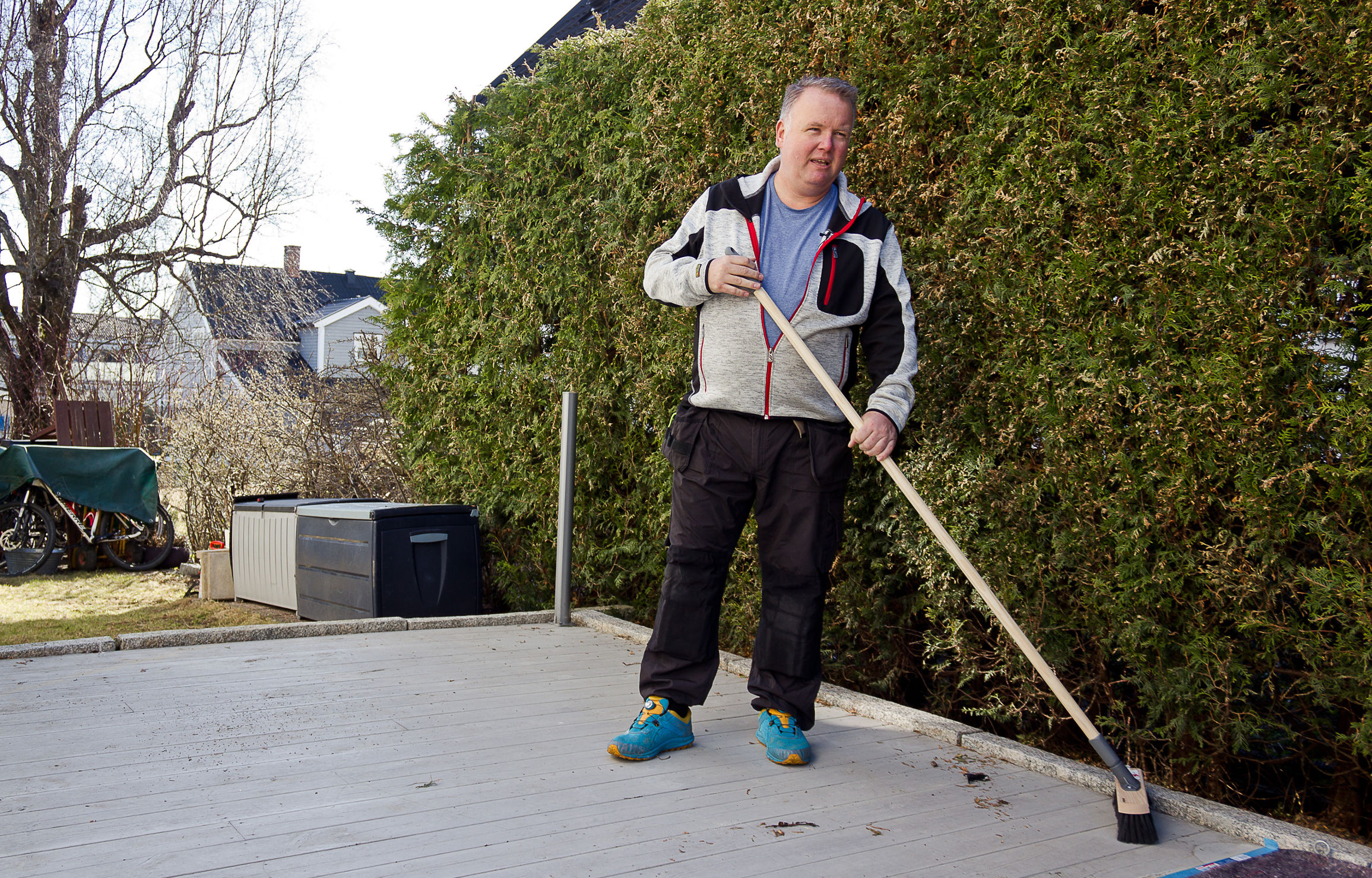 Vask og stell – slik blir terrassen sommerklar