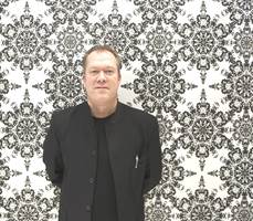 Designsjef Bjørn Nilsson i Boråstapeter tror sort-hvitt-trenden med alle gråtoner kommer til å vedvare som en basetrend.
