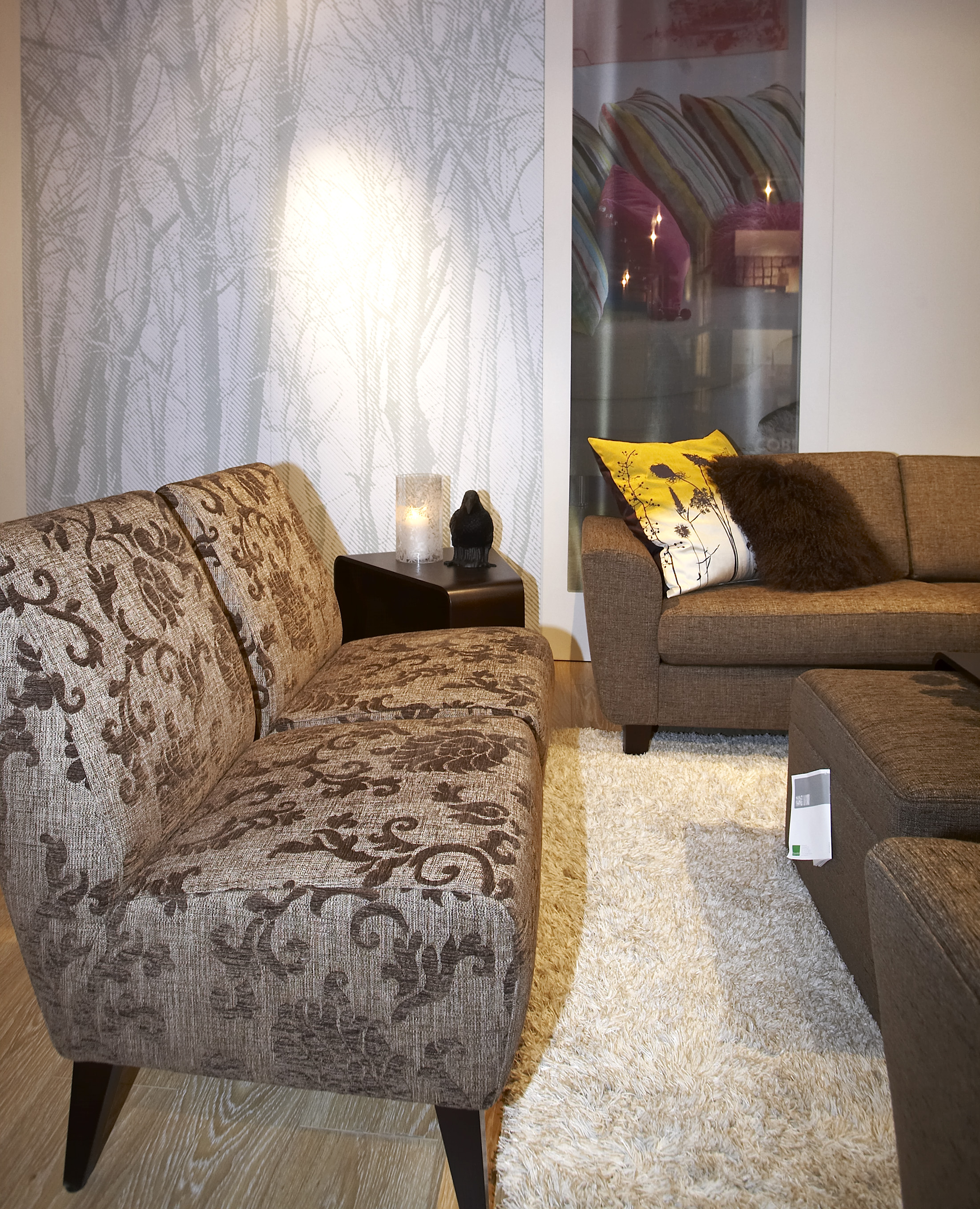 Striper og ornamenter også på møbler