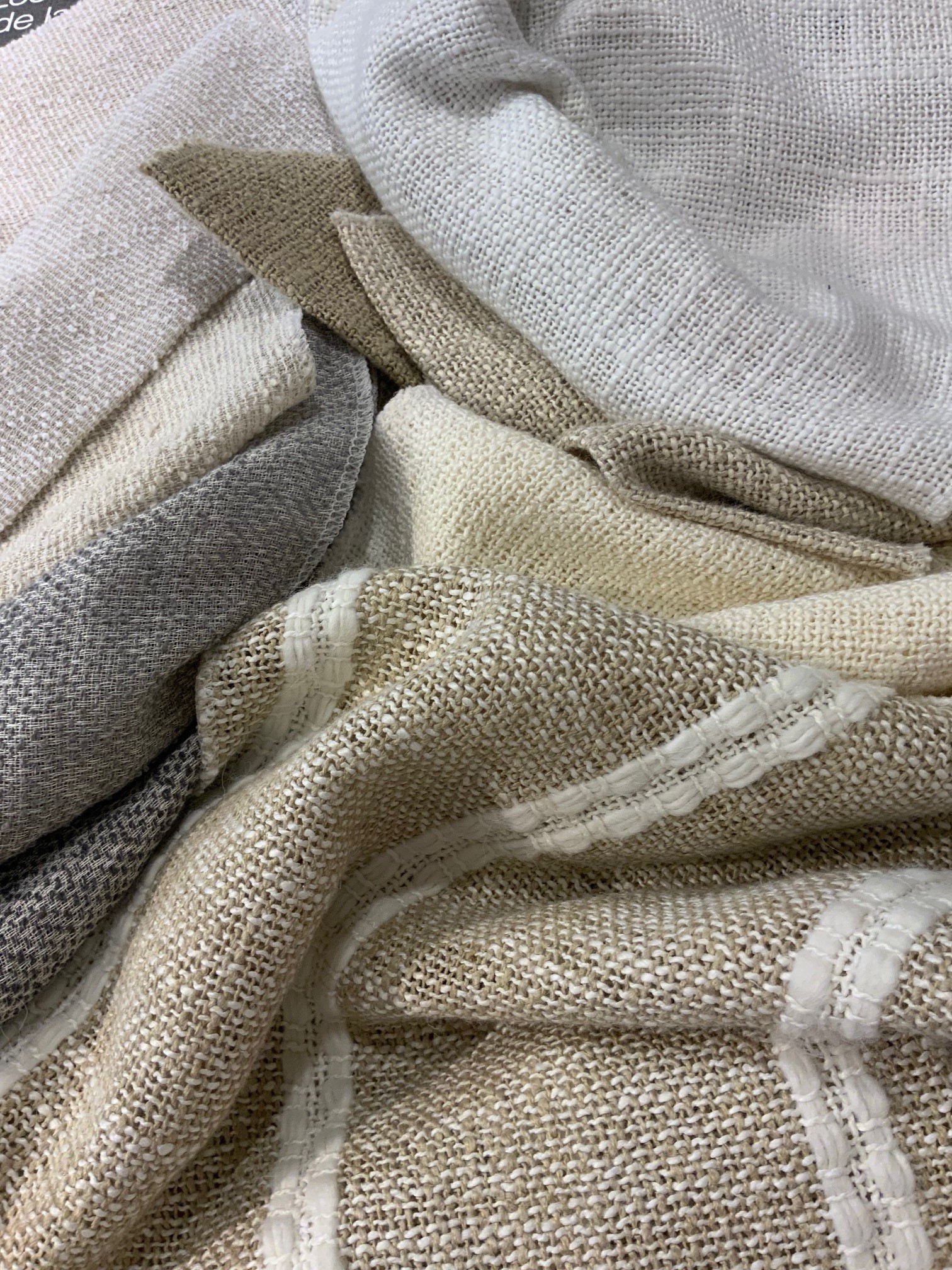 Interiørtrend 2023: Gardinene er tilbake i stue og soverom