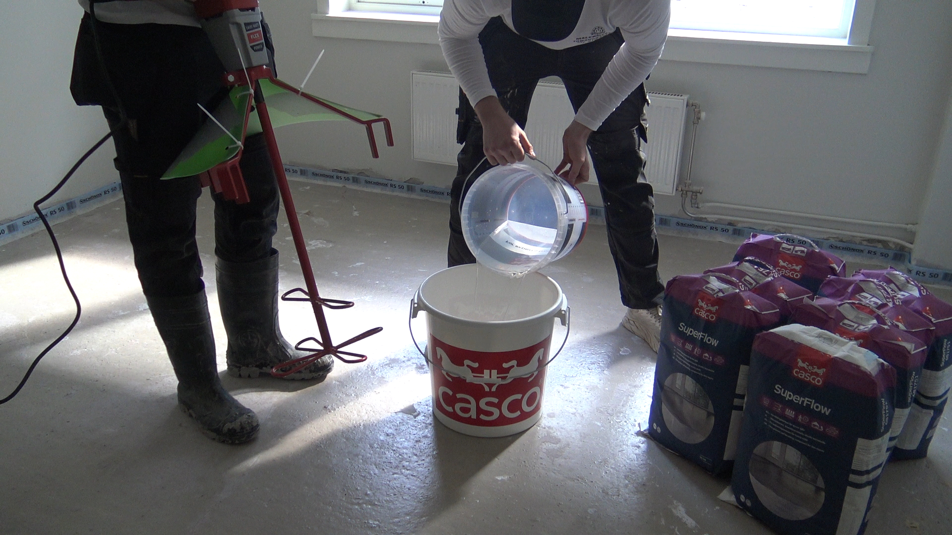 Vann og avrettingsmasse