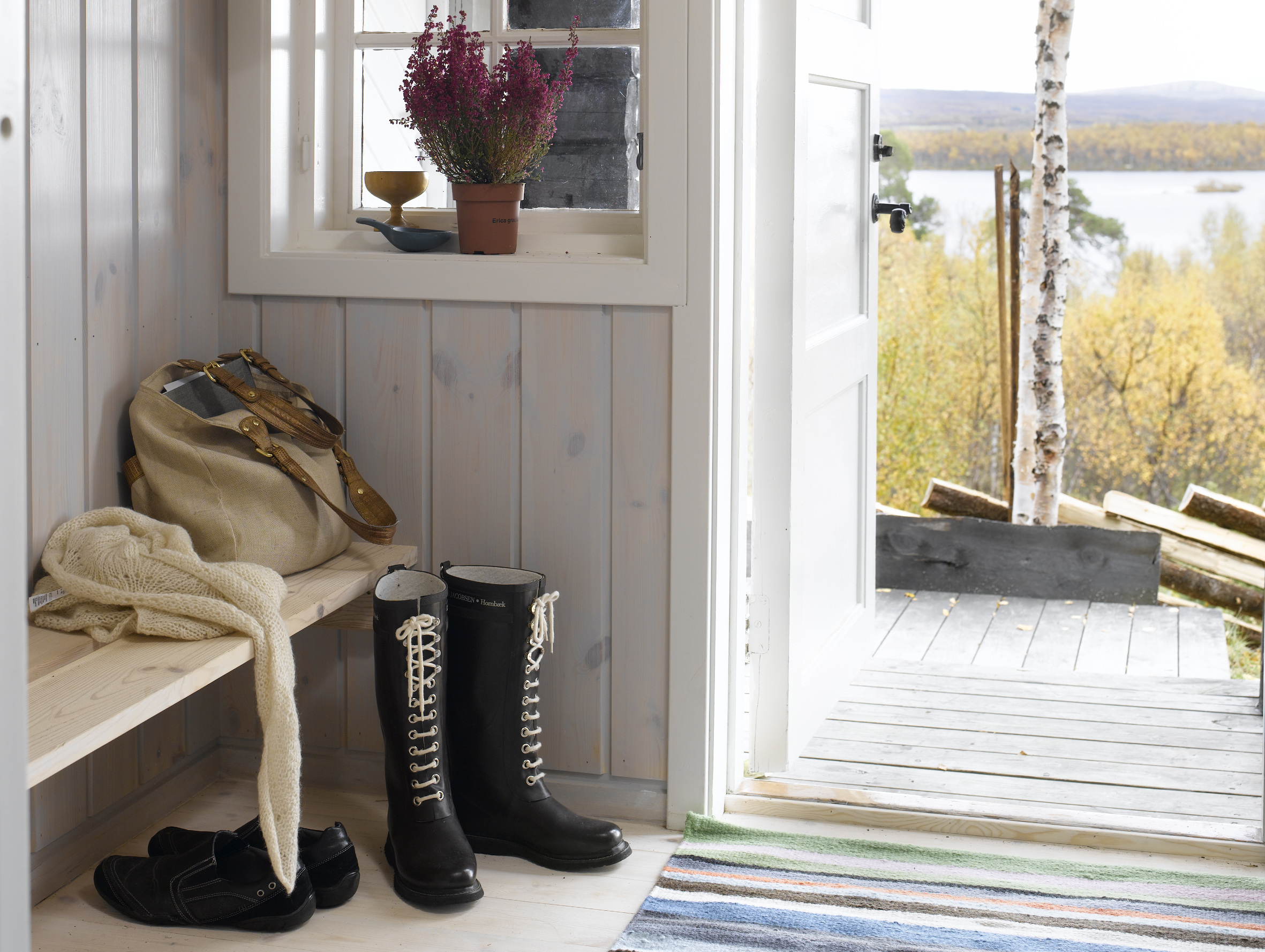 Fra mørkt kjøkken til lys entré