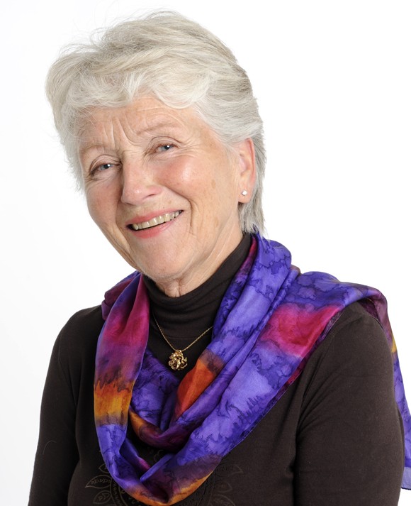 Det sies at fargen skaper aktivitet og engasjement. – Oransje er en fysisk farge med mye humor. Mitt råd er å ha noe oransje hjemme, sier Tove Steinbo. (Foto: Kamilla Weiglin/Frk. Foto) 