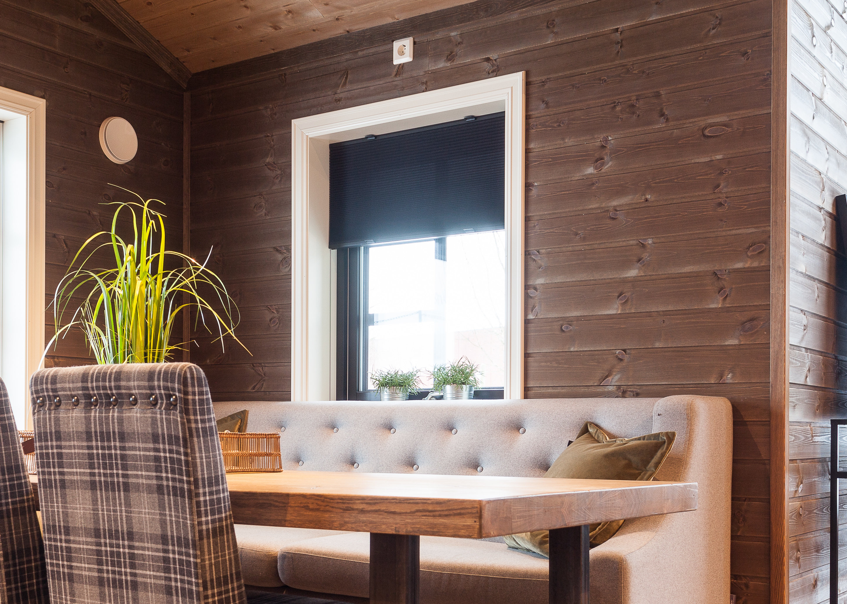 Hvordan få matt panelvegg?