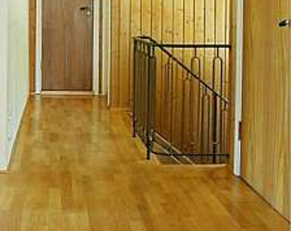 Før var det gult og mørkt. Det er vanskelig å forstå at dette er samme rom!