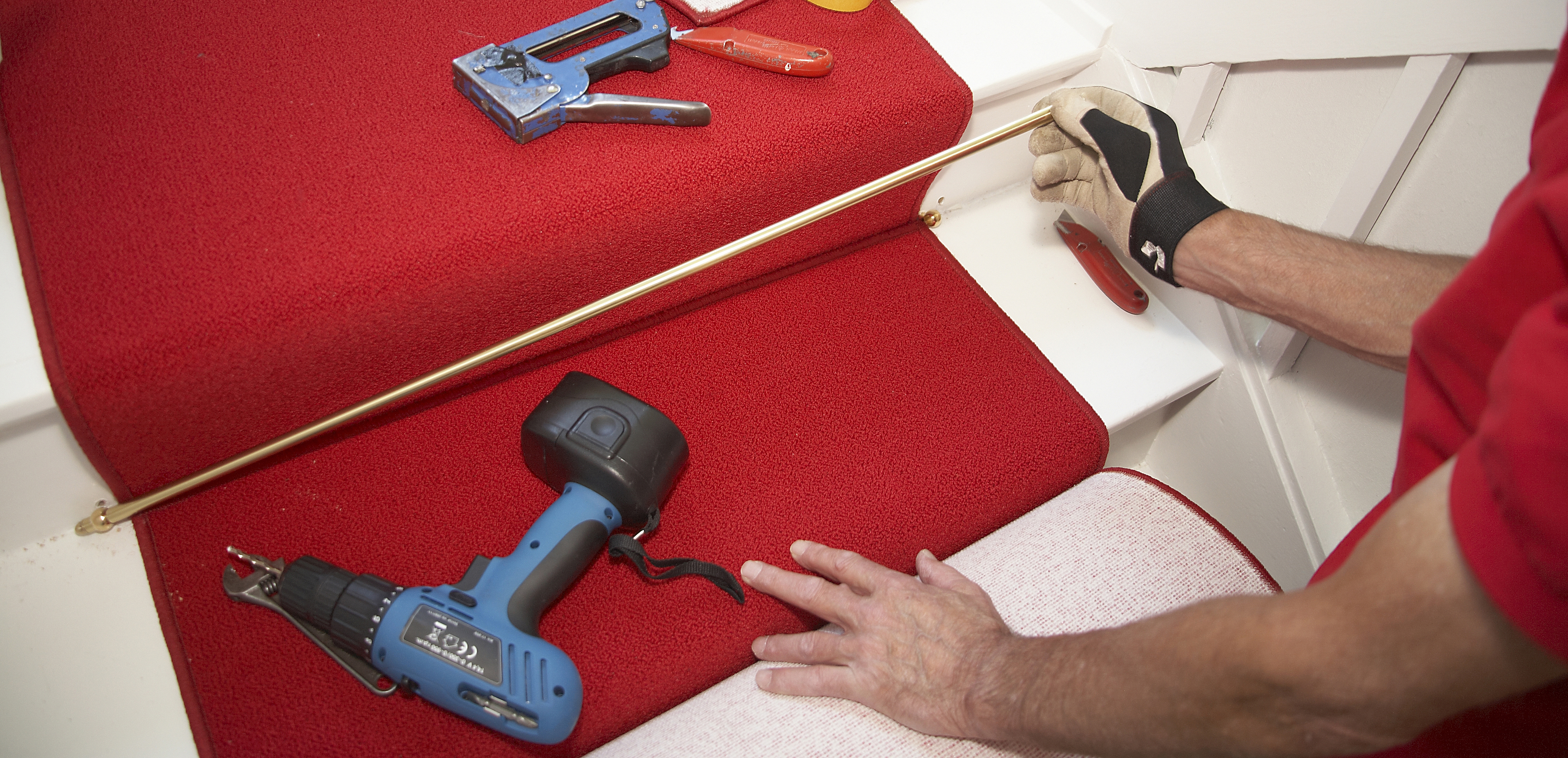 Legg teppe i trappen