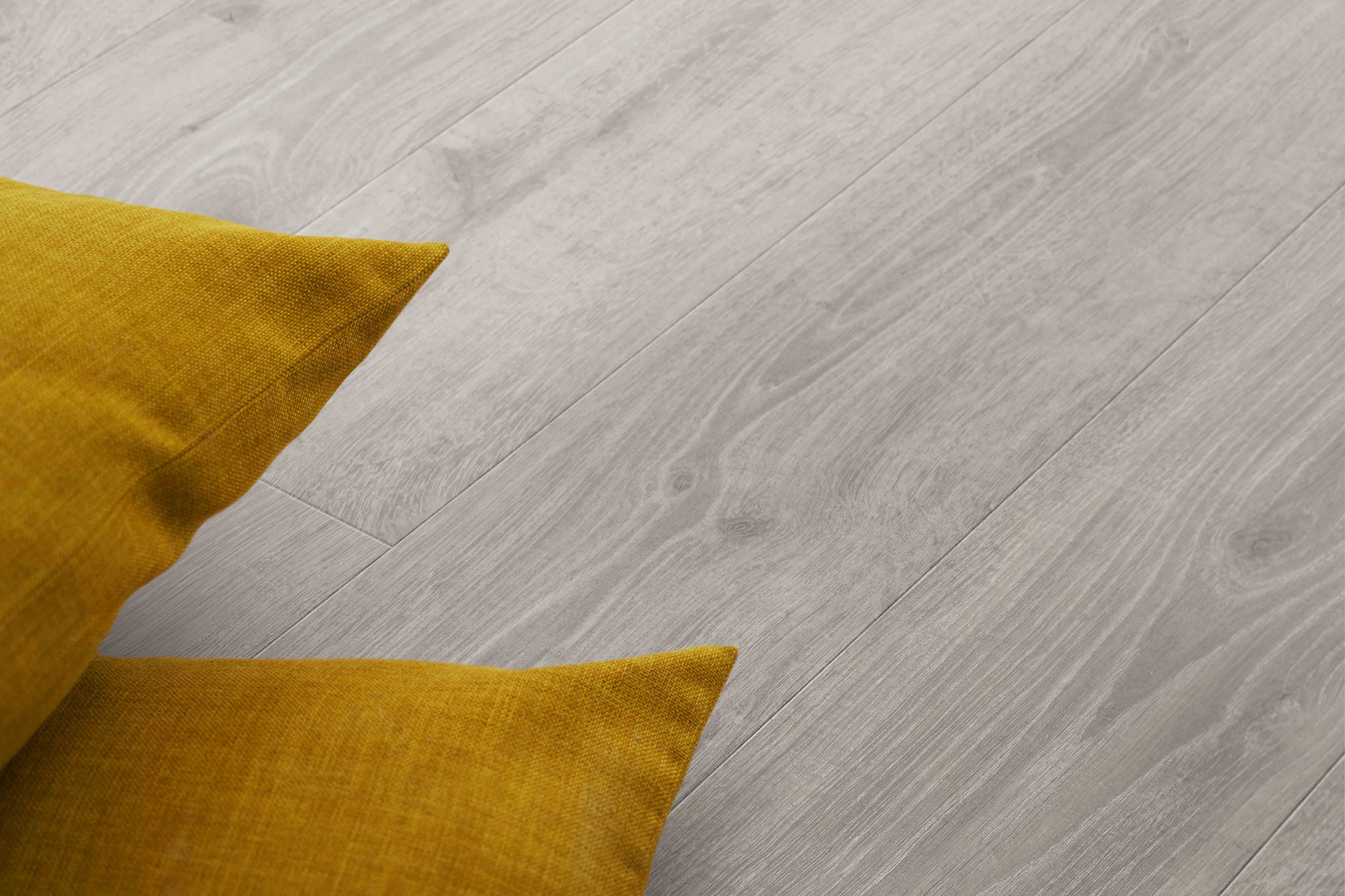 Naturtro treimitasjon på laminat