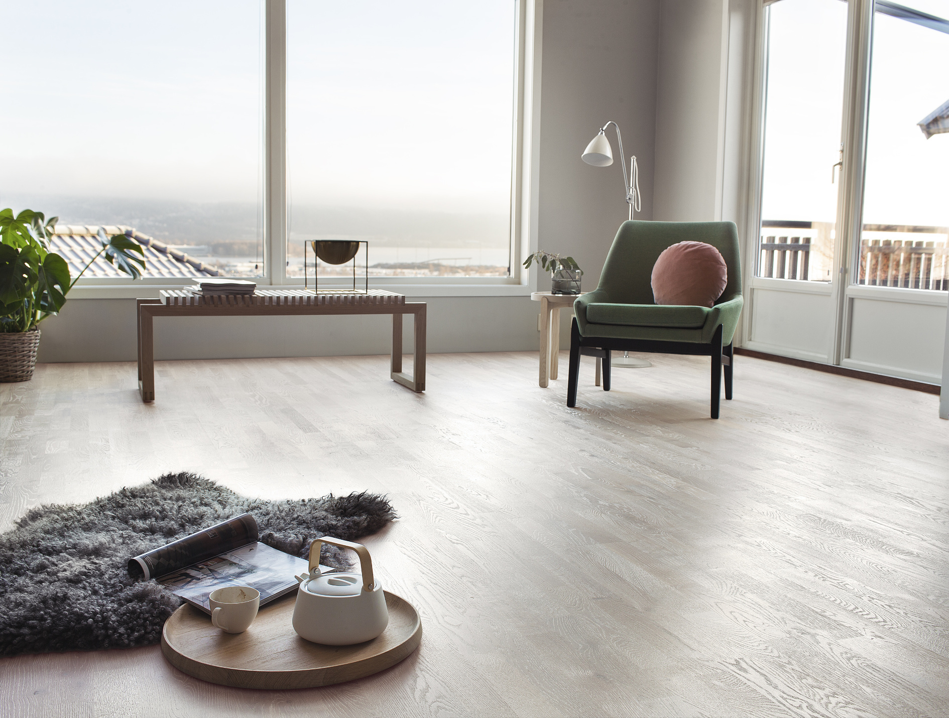 Det er helt normalt at tregulvet sprekker opp nå