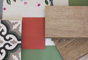 TIPS! Husk at ulike treslag har forskjellig farge. Ta derfor med en gulvprøve hjem, og se den sammen med kjøkkeninnredning, veggfarge og de andre elementene i rommet før du bestemmer deg.