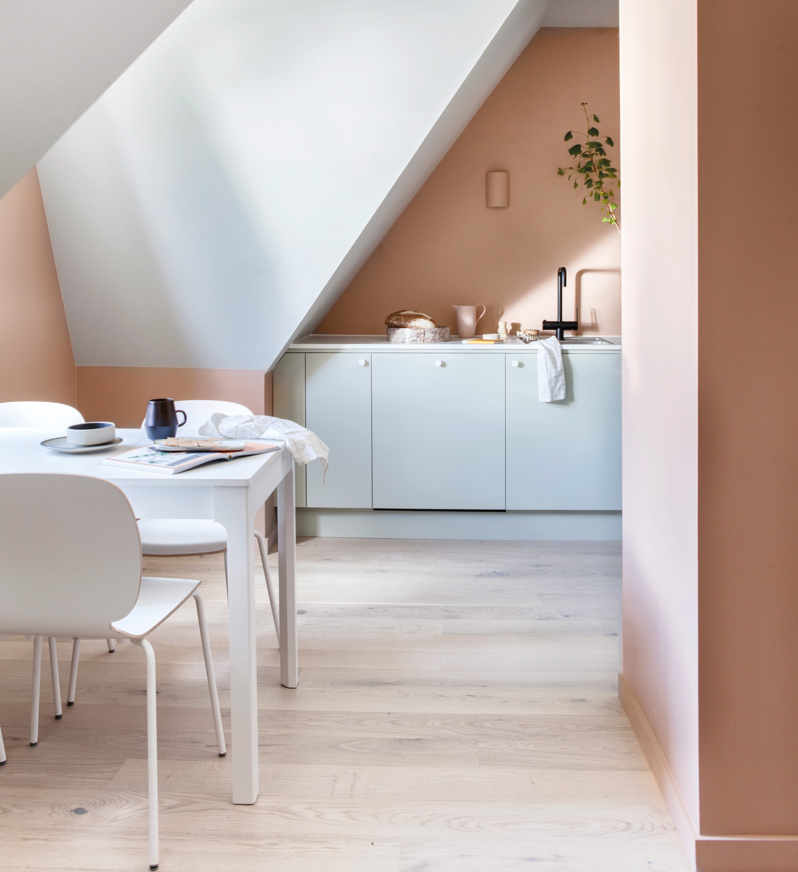 Her er veggene malt i fargen Dus fra Butinox Interiør. 