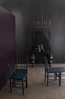 Ulike sorte farger brukes gjerne over store flater eller i deler av rom, på møbler og gulv.