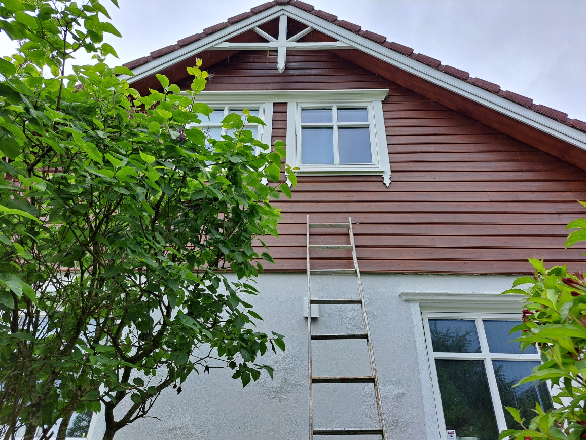 Skal bare opp i stigen – og så går det galt