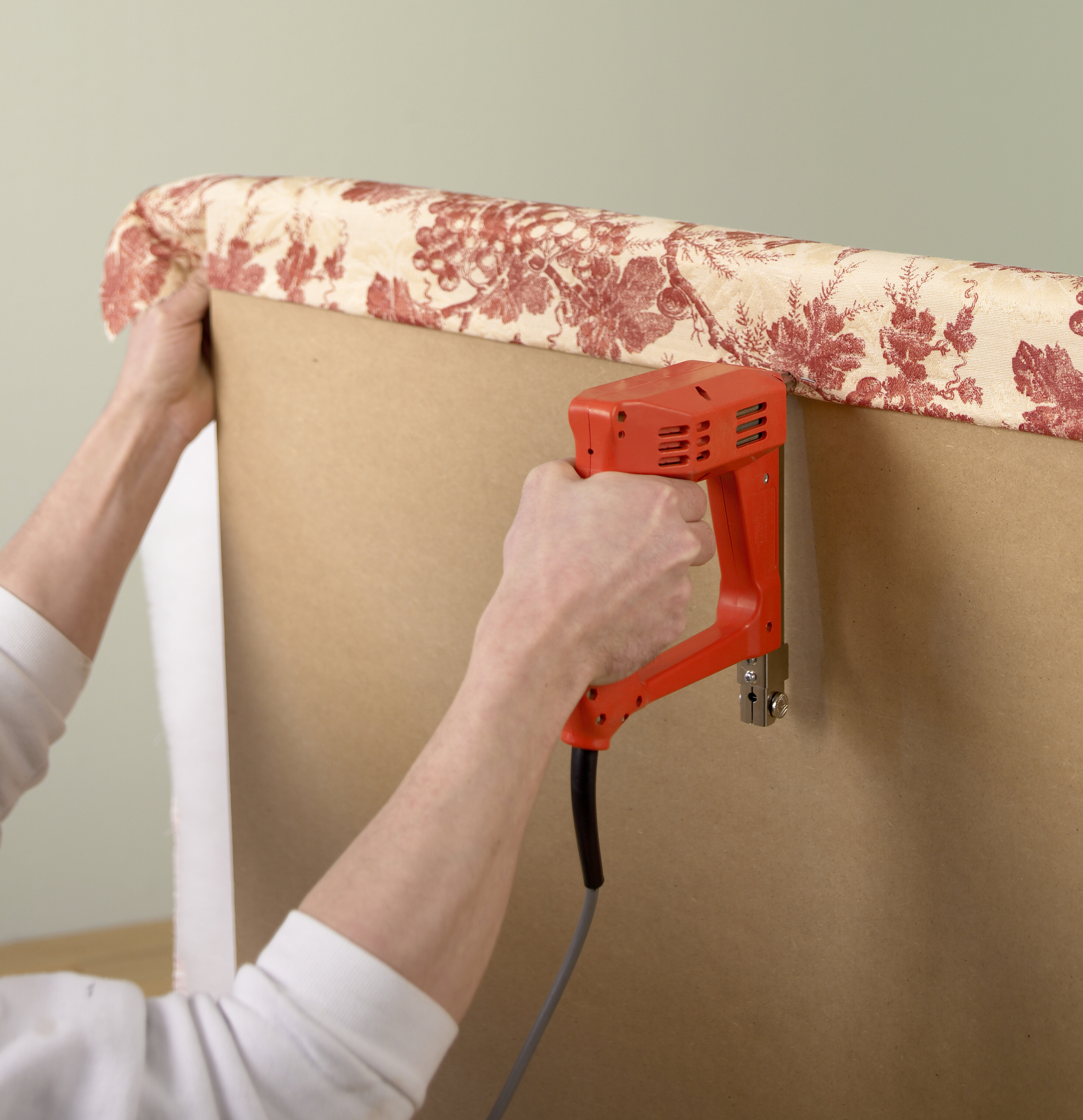 Slik lager du et hodegjerde av tekstil