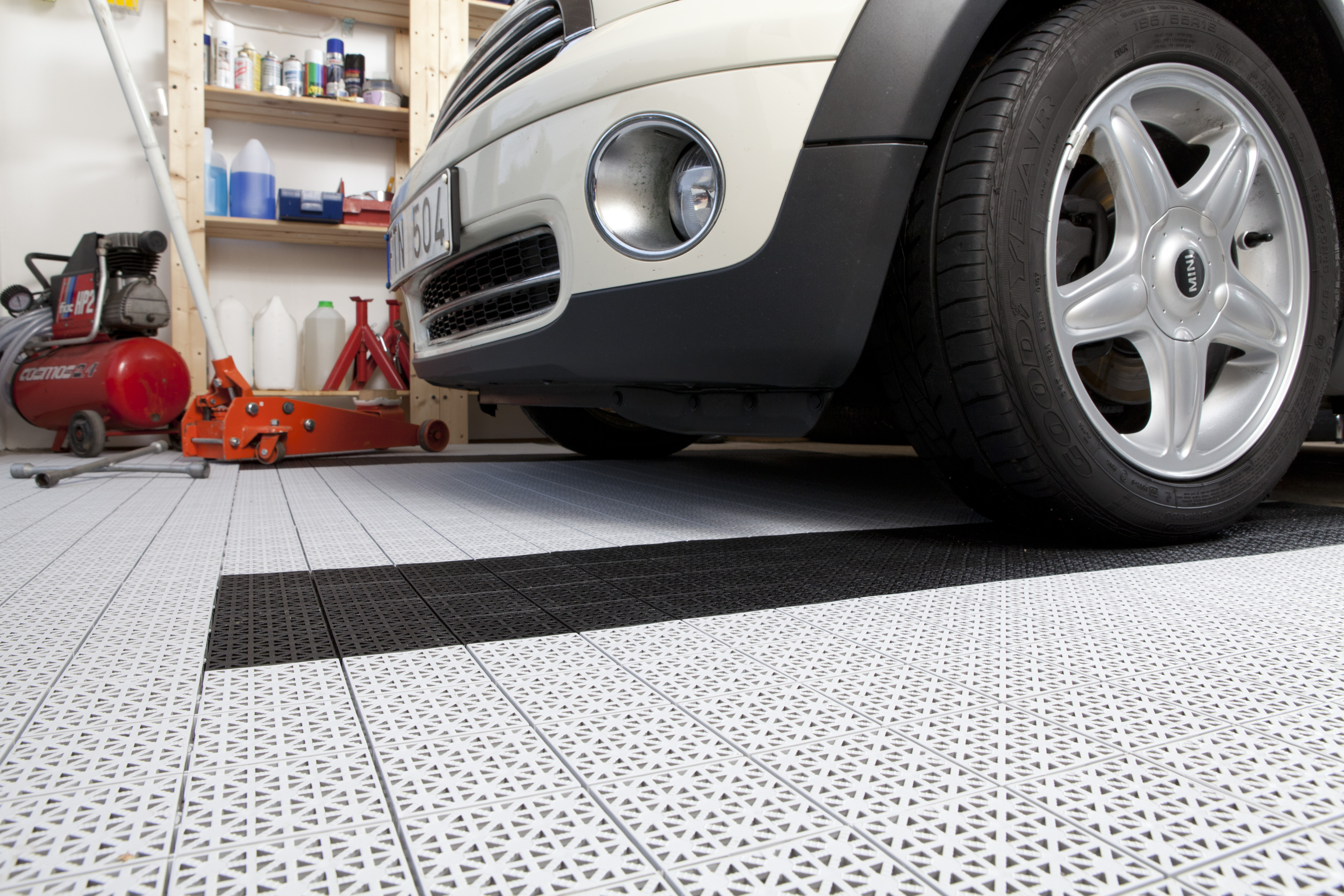 Lag ditt eget mønster med fliser i ulike farger.