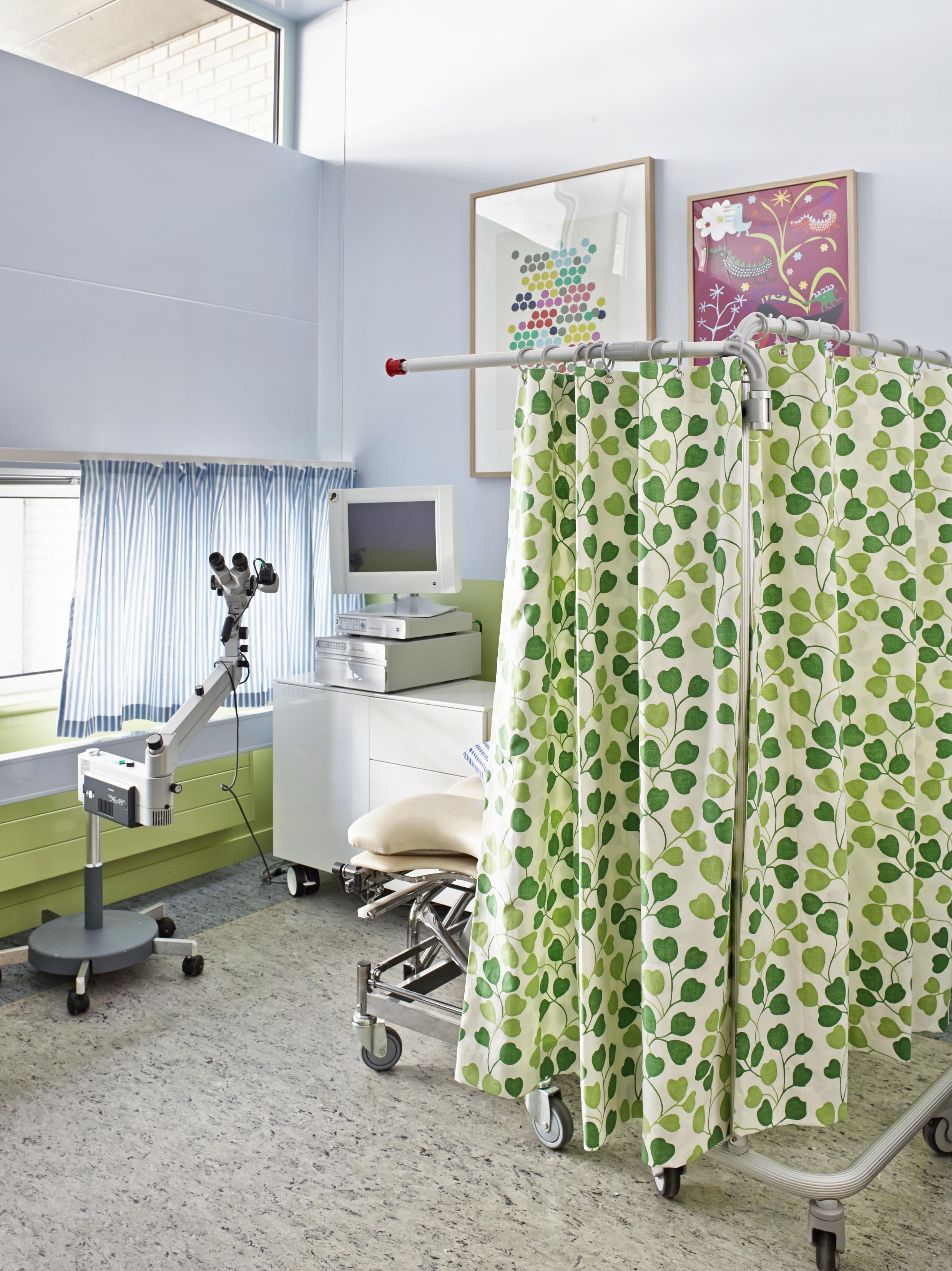 Til de store flatene er det valgt blått, blågrønt og grønt.