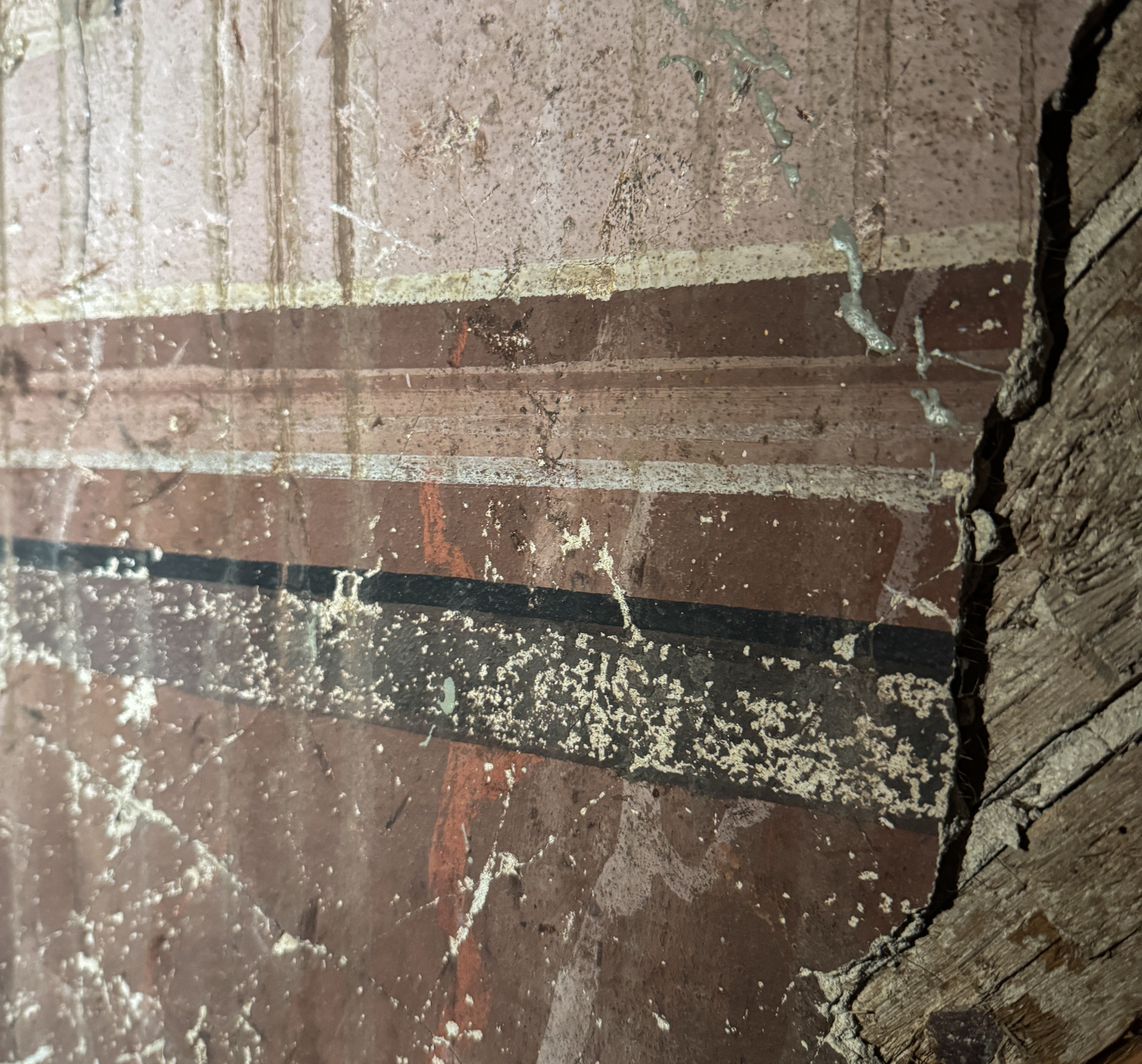 Når historien ligger under overflaten