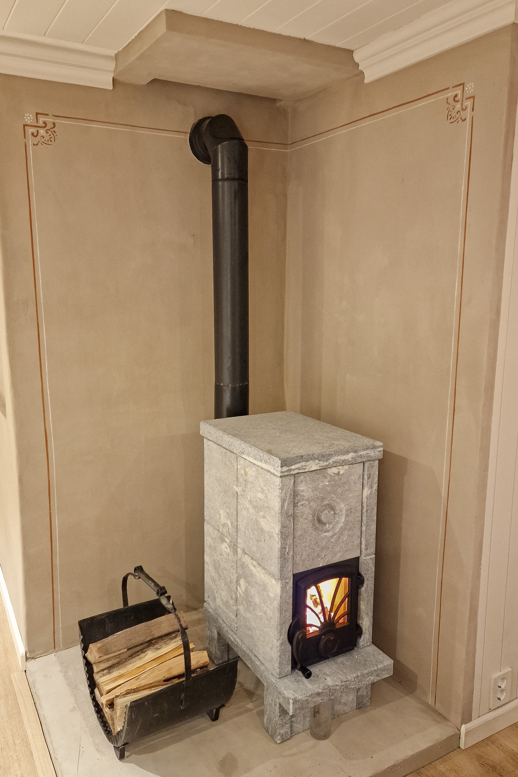 Sjablong på brannmur