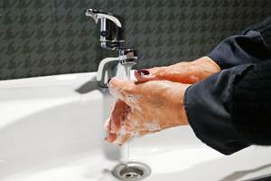 <b>HÅNDVASK:</b> Det viktigste du gjør for å unngå å bli smittet og å smitte andre, er å vaske hendene godt.
