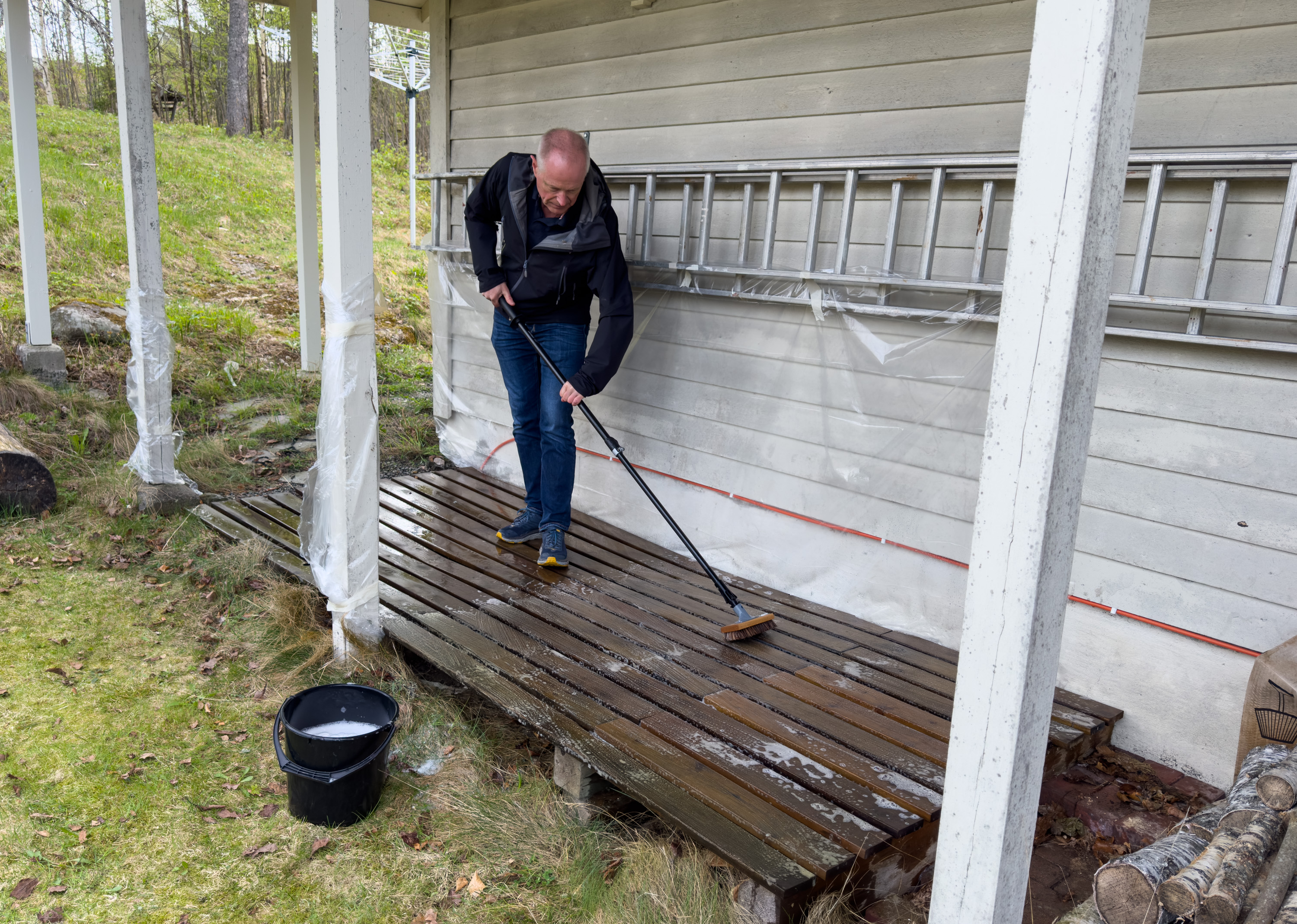 Slik vasker og renser du terrassen
