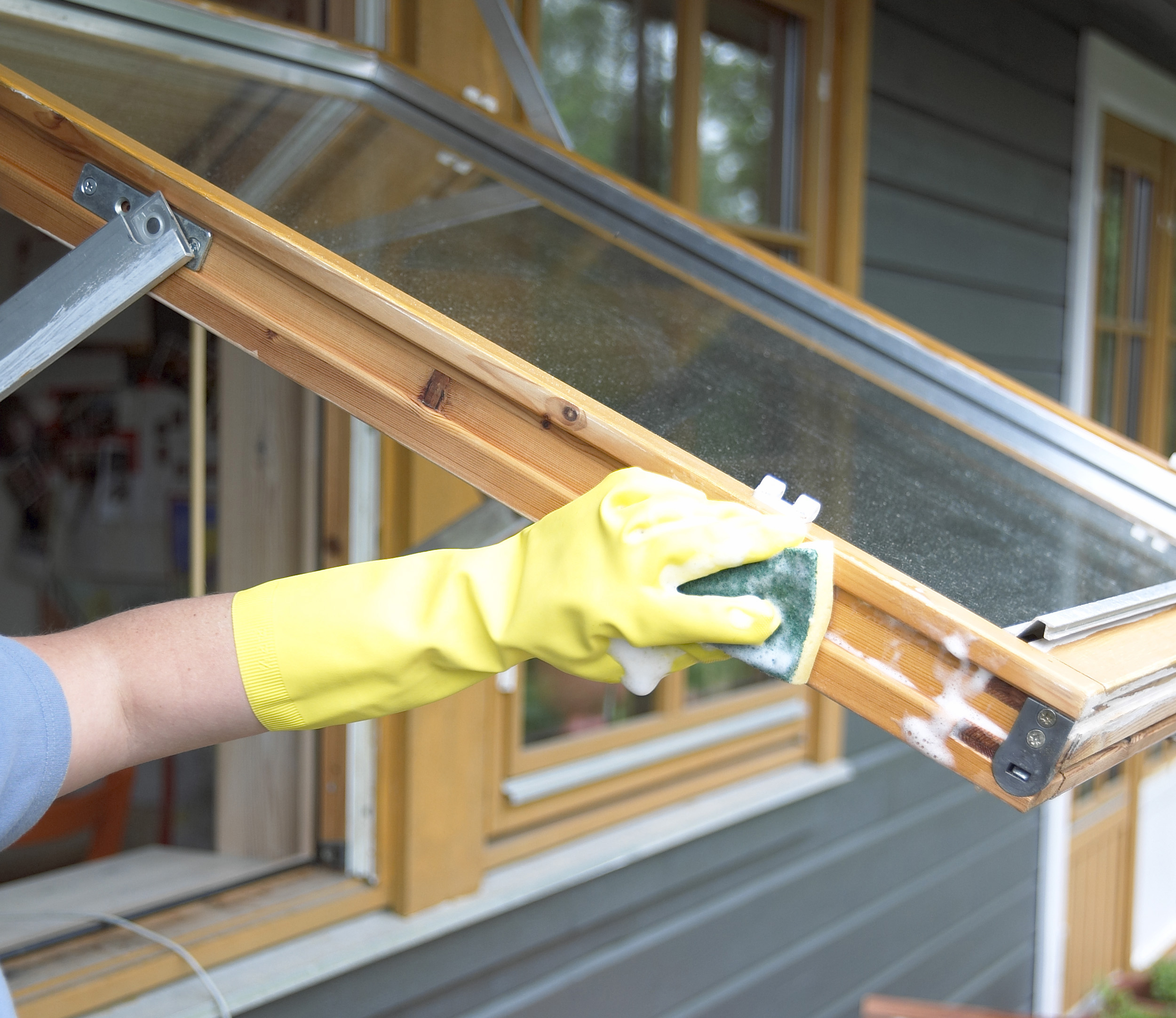 Rengjøring i forkant er viktig. Ekspertene anbefaler å bruke kraftvask eller malervask.