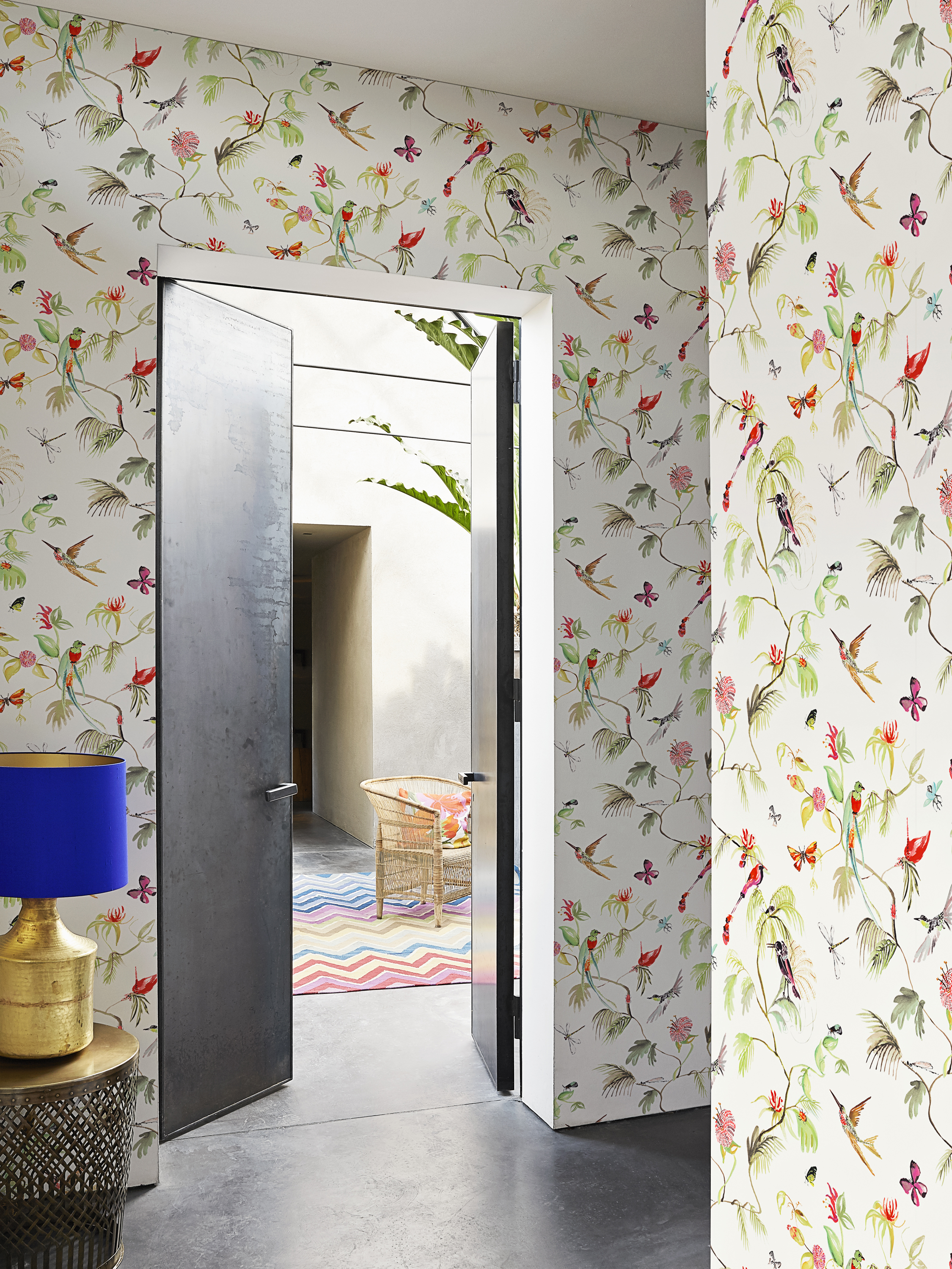 Velg et tapet du blir skikkelig glad av når du kommer inn hjemme. Det er moderne å være personlig, og på den måten synes det godt hvem som bor i huset. Foto: Borge