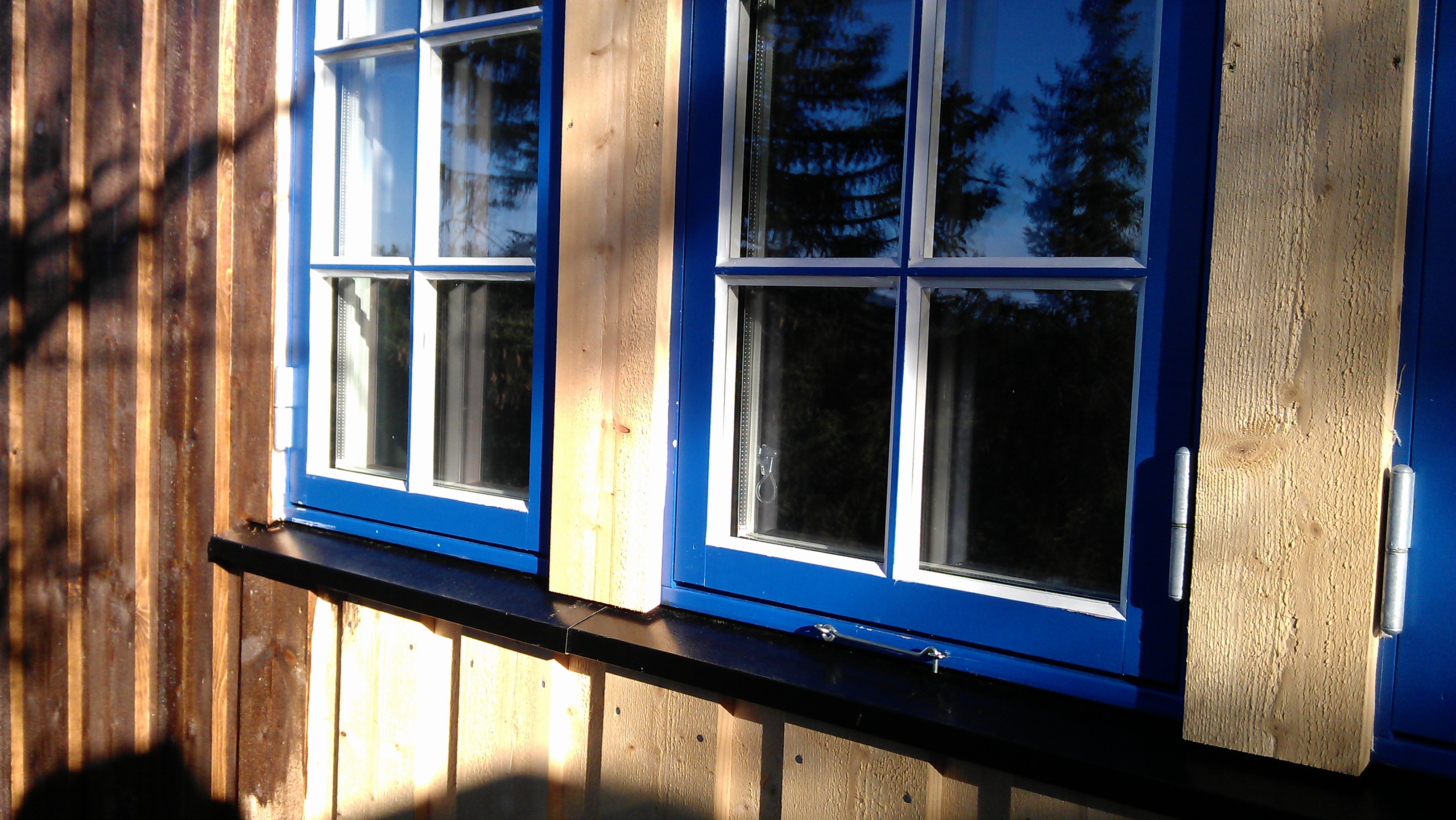 Reparer skaden på vinduet med en gang