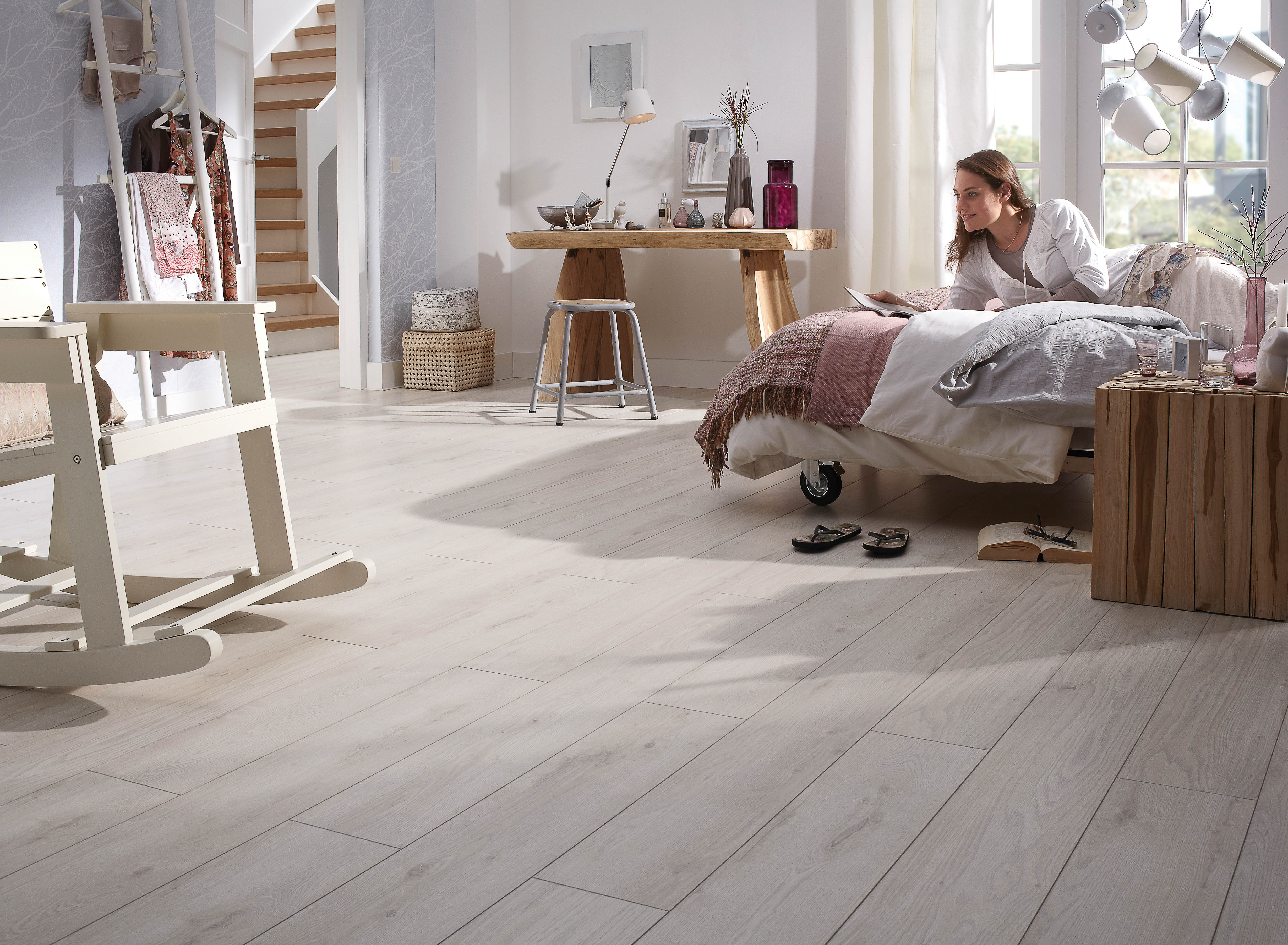 Gi blasse laminatgulv gnisten tilbake