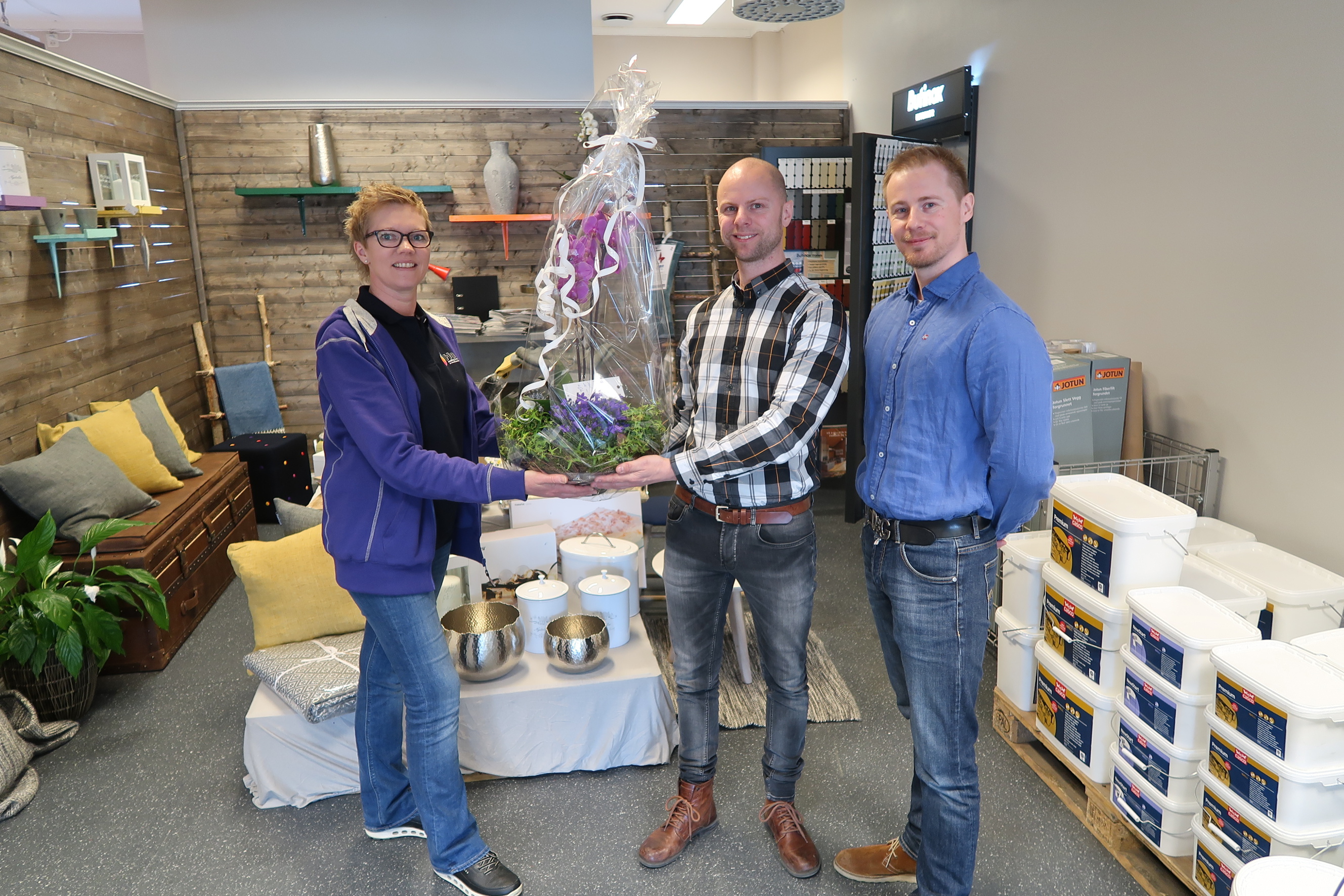 Tar sats i fargebransjen