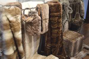 «Winter Home Collection» fra INTAG «Winter Home» har pelsimitasjoner i materialer som nesten oppleves som ekte.