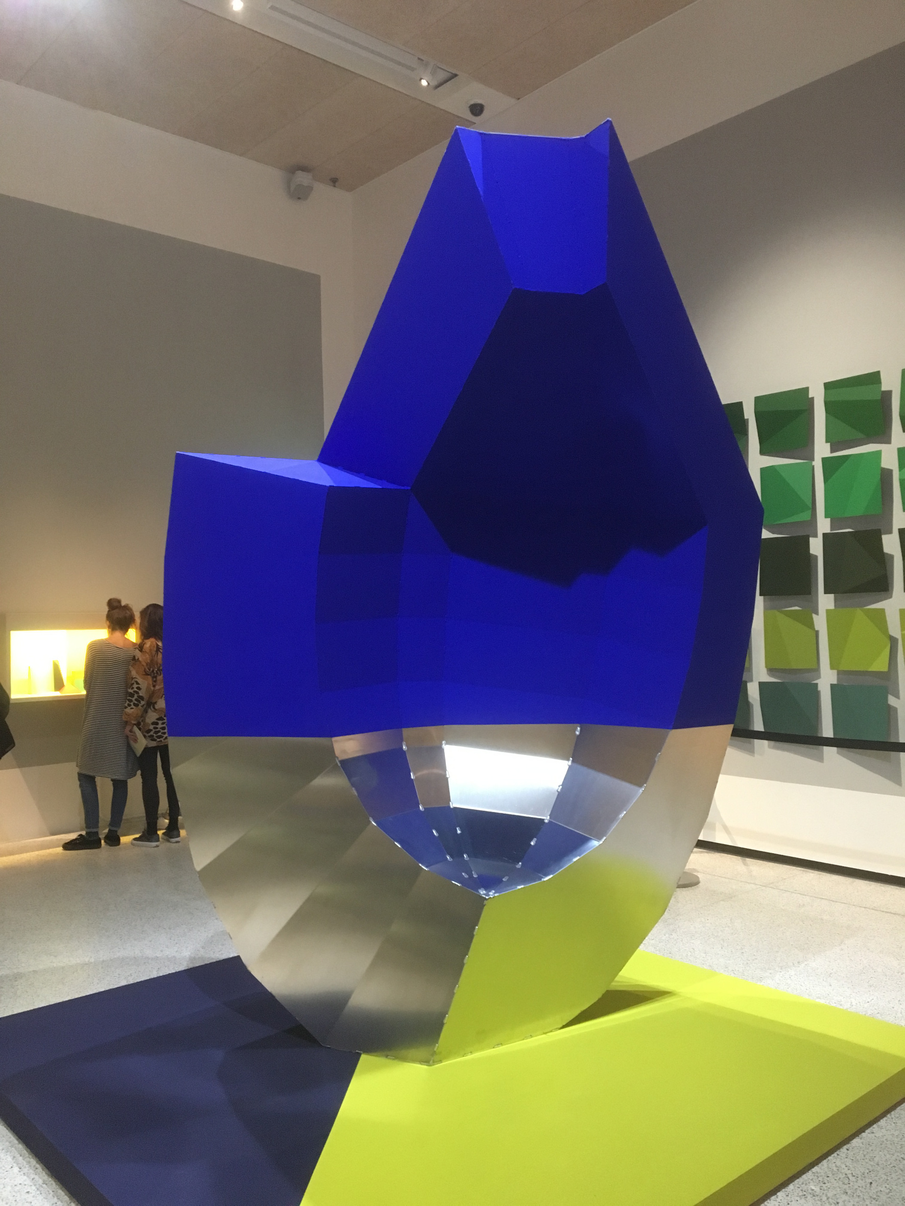 Jongerius setter fargen opp mot formen. 